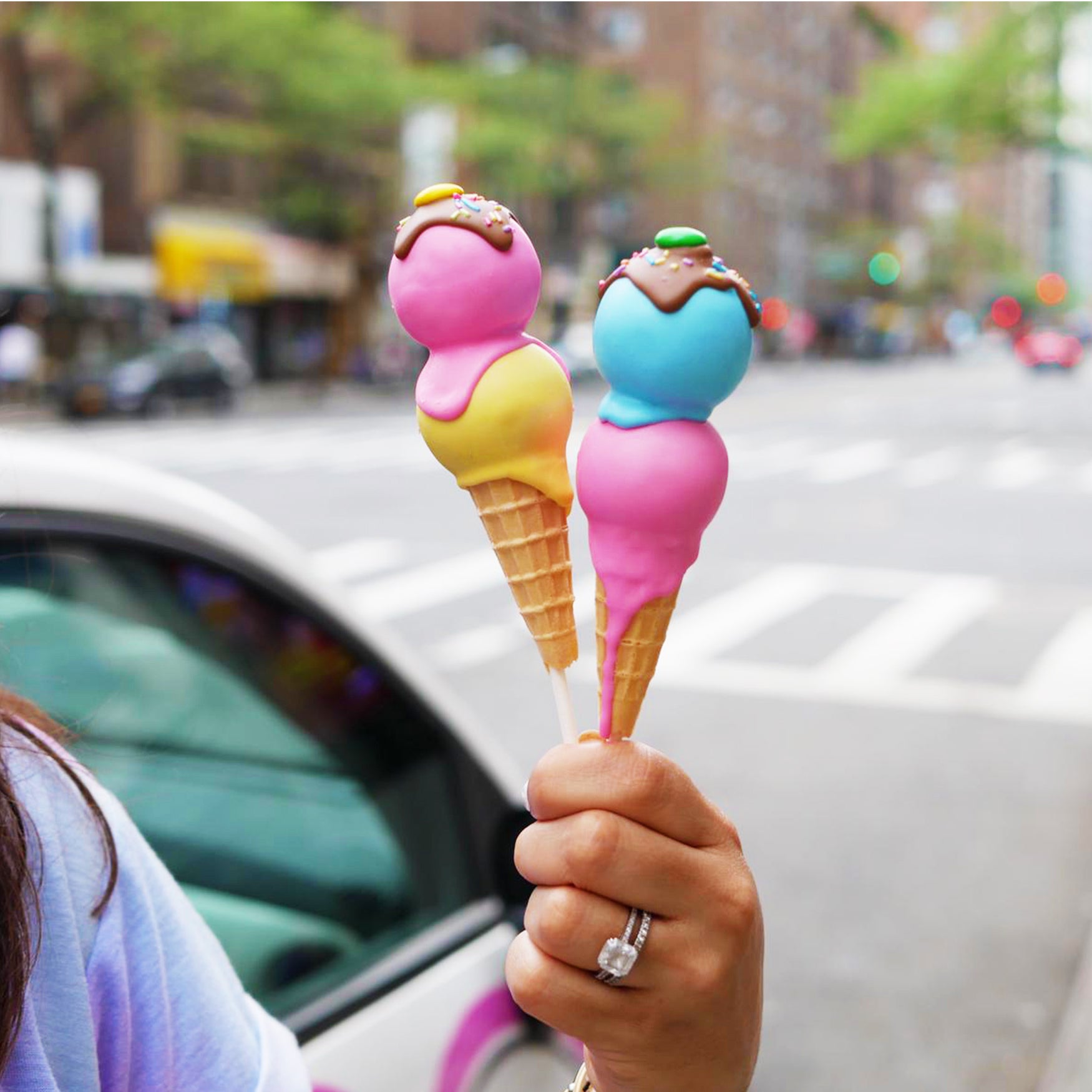 Double Scoop Ice Cream Cake Pops 